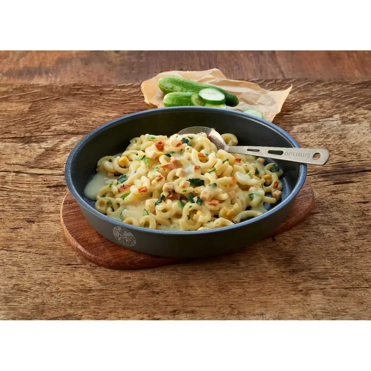 Trek´n Eat Sušené jedlo Trek´n Eat Cestoviny s krehkým kuraťom, smotanou a listovým špenátem (150 g, 590 kcal)